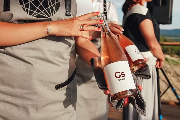 Встреча с первыми лицами. Сооснователь Belmas Winery Рустам Акиниязов на Новодмитровской Встреча с первыми лицами. Сооснователь Belmas Winery Рустам Акиниязов на Новодмитровской