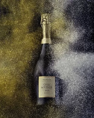 Игристая весна: дуэль «Усадьбы Перовских» и Cuvee de Vitmer на Бауманской Игристая весна: дуэль «Усадьбы Перовских» и Cuvee de Vitmer на Бауманской